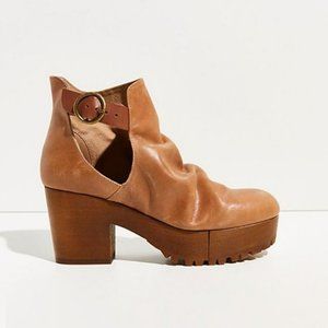 Free People Suri Clog in Brown Leather & Wood
